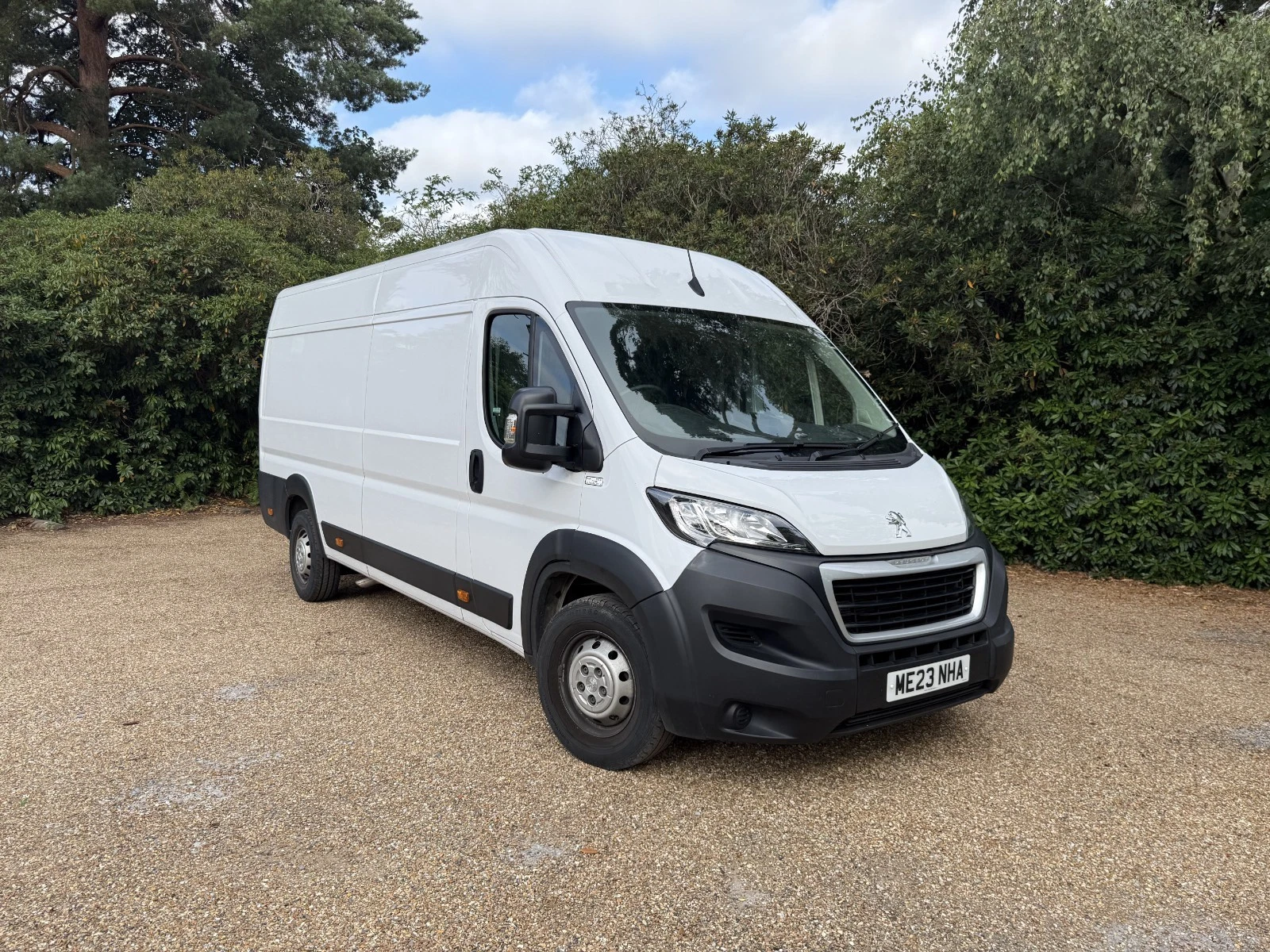 2.2 BlueHDi Professional Premium+ Van High Roof 140ps